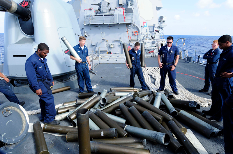 Illustration for article titled These Guided Smart Shells Could Revolutionize The Navy's Dated Deck Guns
